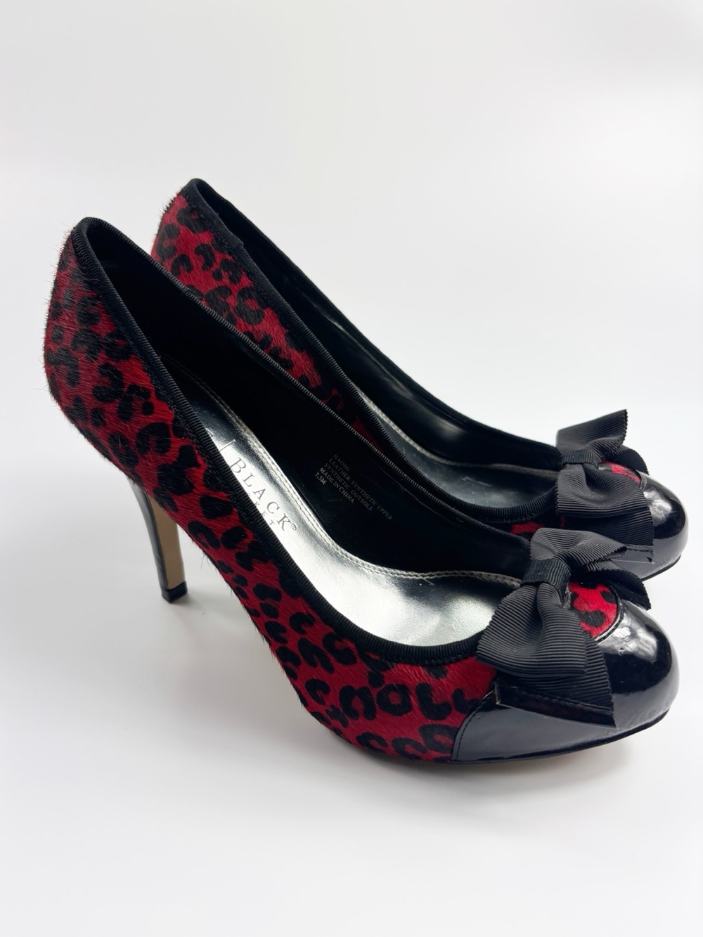 White House Black Market Naomi Red Black Calf Hair Leopard Print Heels Size 7.5